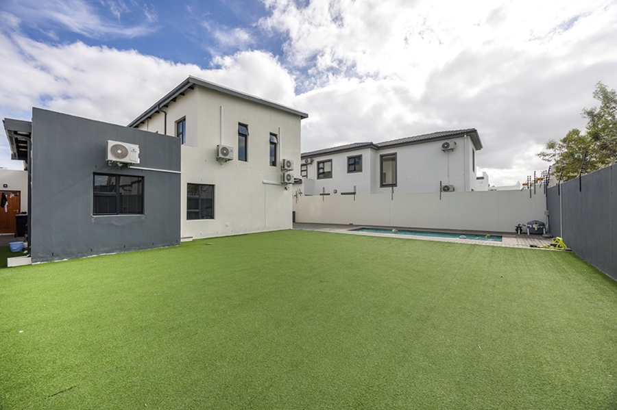 5 Bedroom Property for Sale in Sandown Western Cape